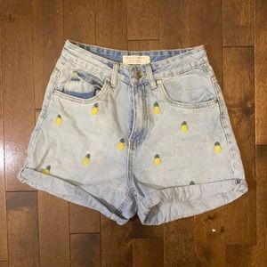 Denim ‘mom’ style high waisted short US size 3